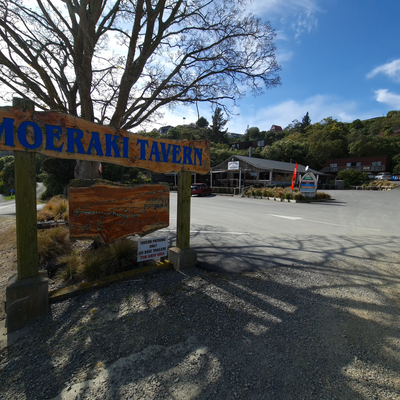MoerakiTavern picture
