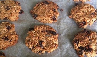 Cinnamon Oatmeal Raisin Cookies