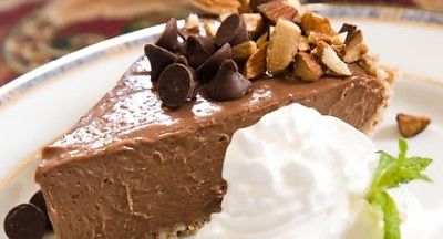 Easy and Smooth Chocolate Pie - Healthy Vegan Recipes - HappyCow