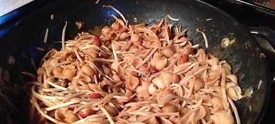 Spicy Peanut Noodle Salad - Healthy Vegan Recipes - HappyCow