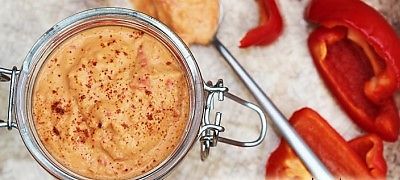 Hummus with Roasted Red Pepper - Healthy Vegan Recipes - HappyCow