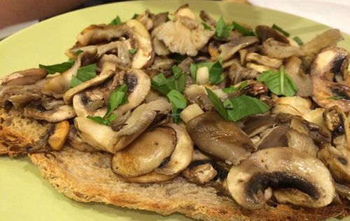 Toast with Garlic Mushrooms - Healthy Vegan Recipes - HappyCow
