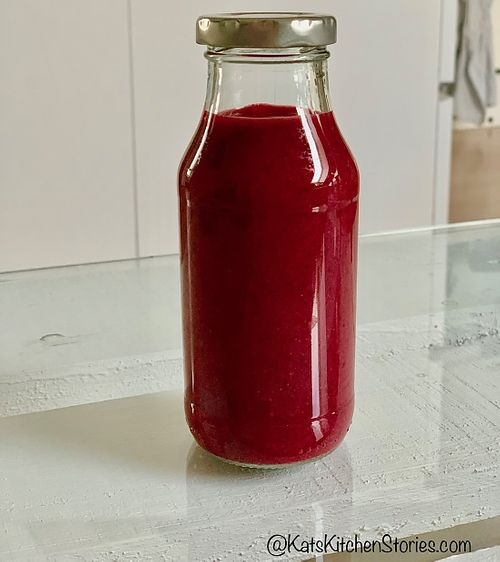 Very Berry Smoothie - Healthy Vegan Recipes - HappyCow