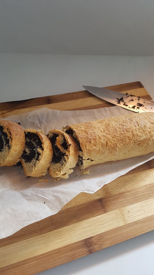 Poppy-Seed-Rolls - Healthy Vegan Recipes - HappyCow