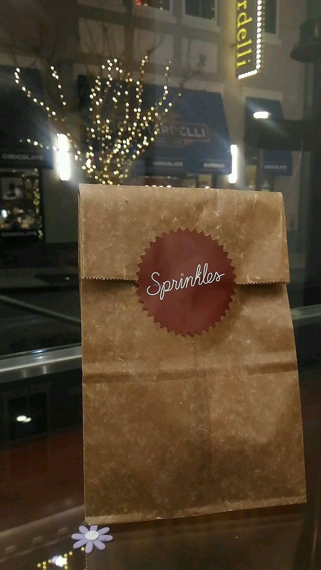 CLOSED Sprinkles Cupcakes Las Vegas Nevada Bakery HappyCow