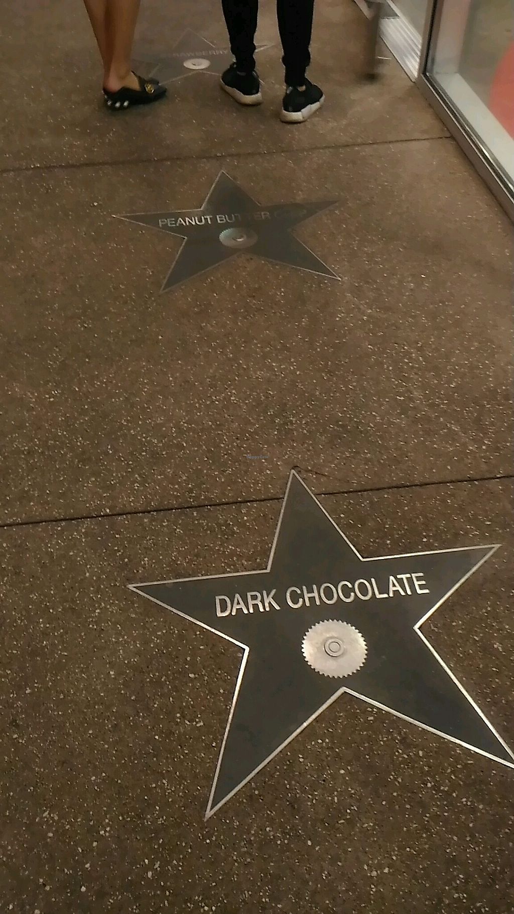 CLOSED Sprinkles Cupcakes Las Vegas Nevada Bakery HappyCow