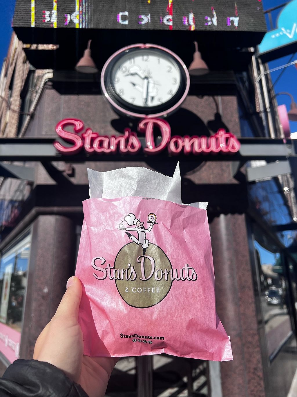 Stan's Donuts and Coffee South Loop Chicago Illinois Bakery HappyCow