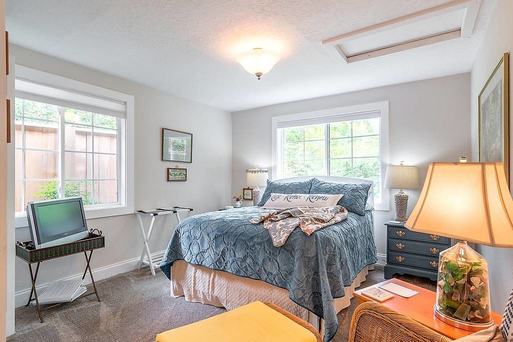 Cottage House Vegan Airbnb West Linn Oregon B&B HappyCow