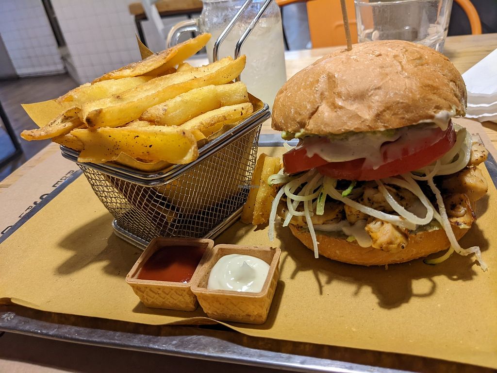 WellDone Burger Caprarie Bologna Restaurant HappyCow