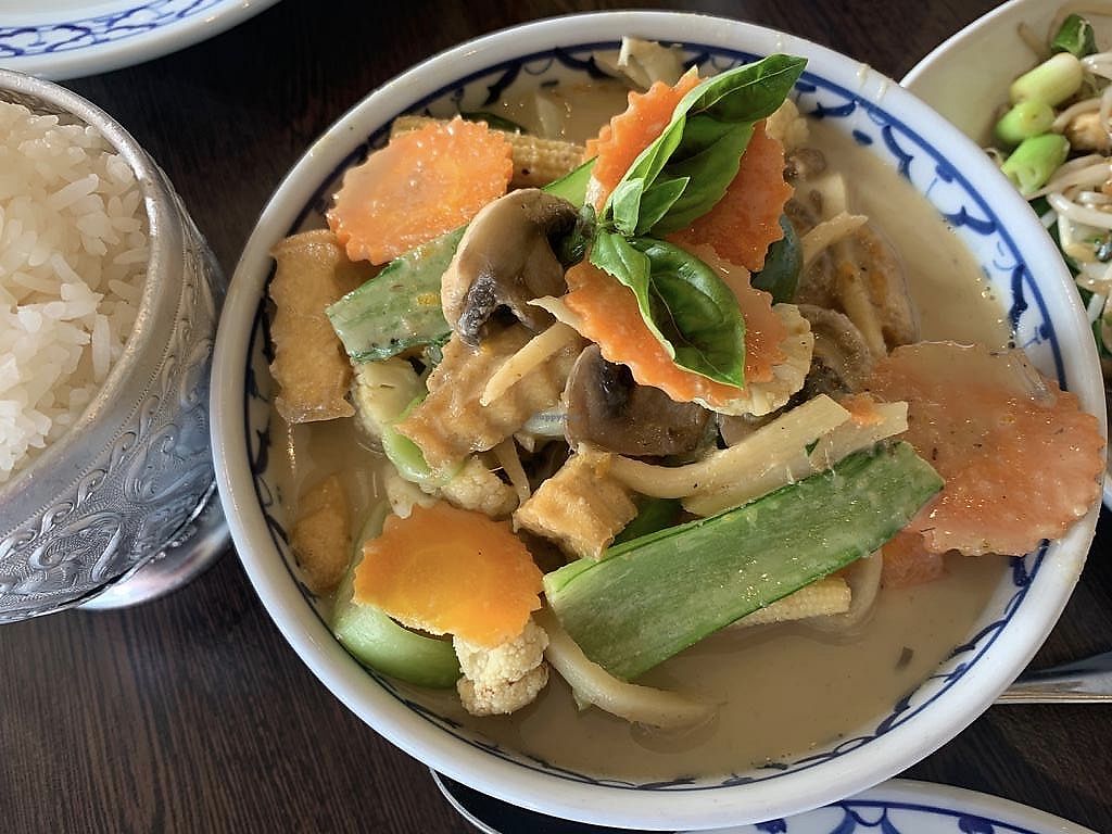 Red Ginger Thai Daylesford Victoria Restaurant HappyCow