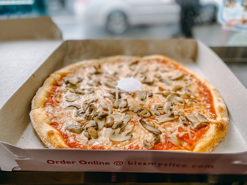 Review: A Slice of New York (Pizza)