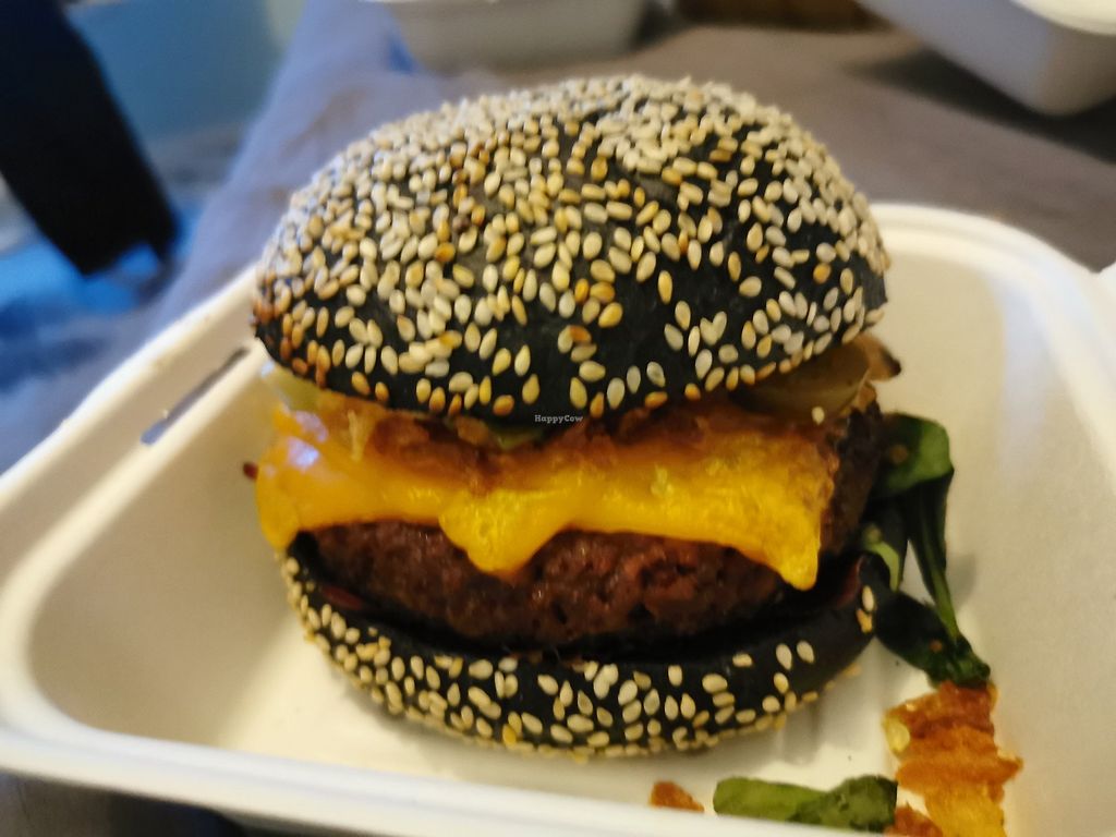 CLOSED Vegan Burger Brothers Eindhoven Delivery HappyCow