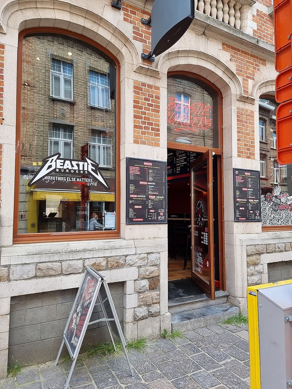 CLOSED Beastie Burgers Ieper Restaurant HappyCow