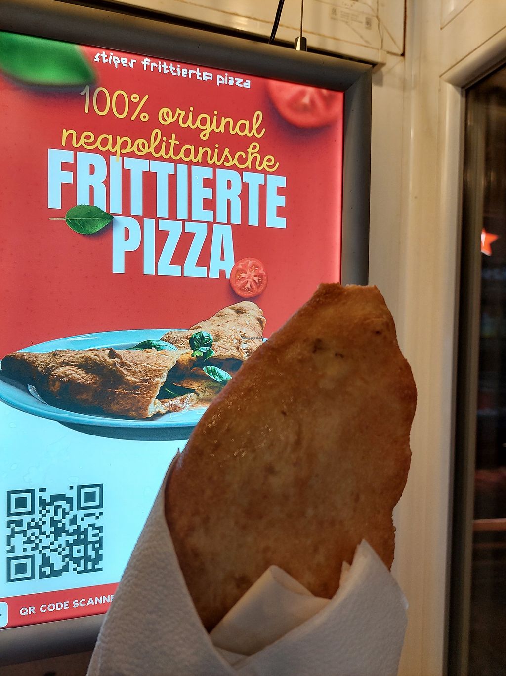 stipes frittierte pizza Dusseldorf Restaurant HappyCow