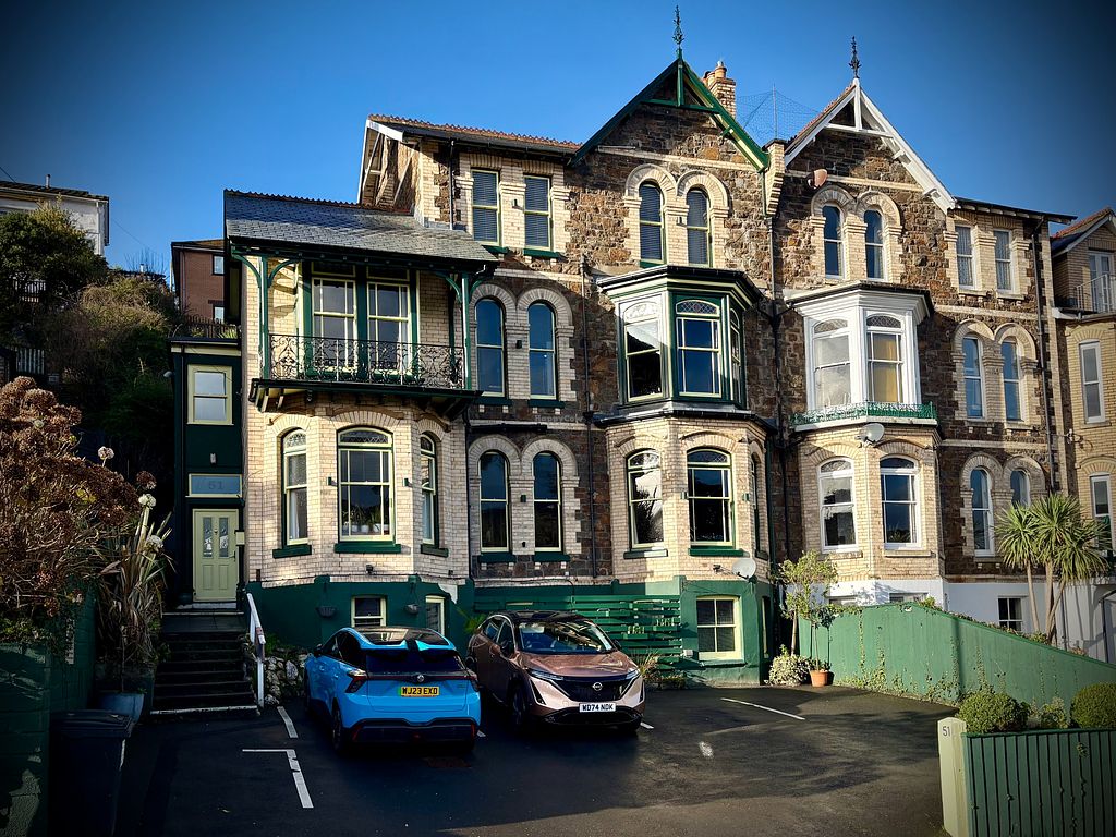 The Earlsdale Bed & Breakfast - Ilfracombe B&B - HappyCow