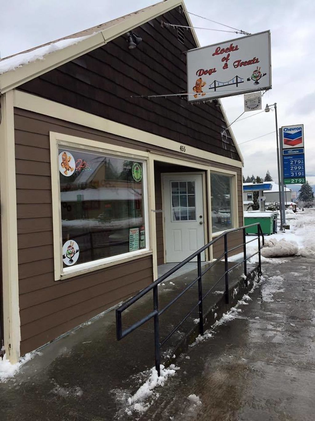 Locks of Dogs & Treats Cascade Locks Oregon Restaurant HappyCow