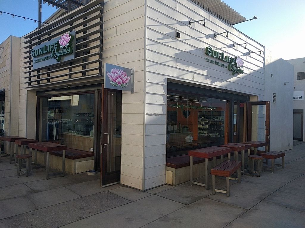 SunLife Organics Manhattan Beach California Juice Bar HappyCow