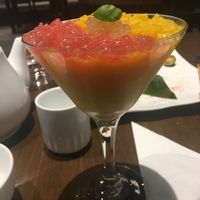 Chilled mango sago cream with pomello at Zǎozǐ Shù - Vegetarian Life Style - HuaiHai in Shanghai