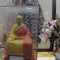 litte statue at the entrance at Po Lin Monastery 寶蓮禪寺齋堂 in Outlying Islands