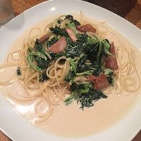 Soy Ham and Spinach Soymilk Pizza at Green Earth in Osaka