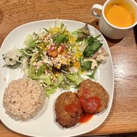Lunch plate set  at Green Earth in Osaka