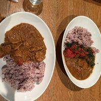 Soy meat curry (Left) and Spinach Tomato curry (Right)   at Green Earth in Osaka