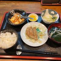 Soy meat, rice, mixed sprouts?, soup, and a delicious Taiwanese tofu/tomato dish at Korinbo in Tokyo