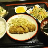 Yuba rolls and coleslaw with hot tofu at Korinbo in Tokyo