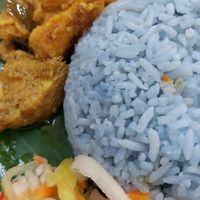 Blue pea monkeyhead mushroom rice at Ci Hang 慈航 in Central Singapore