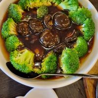 Mushroom with broccoli at Greenland Vegetarian Restaurant 菩提林 in Northeast Singapore