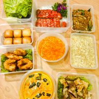 Take away some of their signature dishes at Miao Yi 妙益素食楼 in Central Singapore