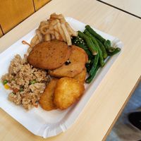 Food from buffet at Sān Lái SùShí - Sun Like in Taipei