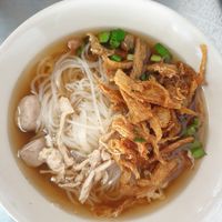 Nudelsuppe mit Pilzen und veganem Chicken at Youta Jay Vegetarian Food in Ayutthaya