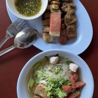 Clear noodle soup and different kinds of skewers #Veganuary at Chamlong's / The Vegetarian Society Chatuchak in Bangkok