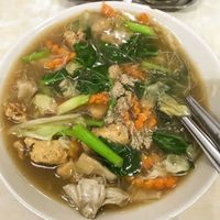 Rice noodle with gravy (Rad Na) at Kaodaeng - Kaeng Rawn in Bangkok