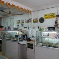 Love me, don't eat me. at Suan-Plu Mangsawirat in Bangkok