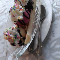 Try the banana split at The Vegetarian Cottage in Bangkok
