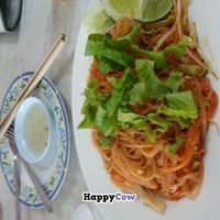 pad thai at Ruyi Vegetarian in Bangkok