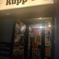 outside at Rupp's Vegetarisches Pub   in Vienna