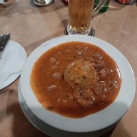 Großes Gulasch - statt Fladenbrot mit Semmelknödel at Rupp's Vegetarisches Pub   in Vienna