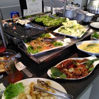 Buffet at Vegetasia in Vienna