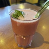 Erdbeer-Dattel-Hafermilch 5,20€
  at Xu's Cooking in Vienna