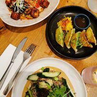 Sésame soba noodle, spinach gyōza and kimchi fried rice at Mildreds - Soho in London