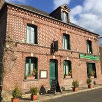 Hotel exterior  at La Maison du Vert in Ticheville