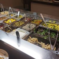 Buffet salade at La Faim des Haricots - Puits Vert in Toulouse