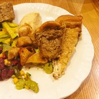 Buffet salade et tarte vegan at La Faim des Haricots - Puits Vert in Toulouse