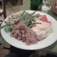 Simple salad with non-vegan houmous (crazy!) that I did not eat, as a consequence... at La Faim des Haricots - Puits Vert in Toulouse