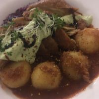 Ein gefühltes Weihnachtsessen: vegane Ente (soooo gut) mit Klößen und Rotkraut  at Hiller in Hannover
