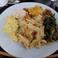 Vegan Mac & Cheese from the buffet at Hiller in Hannover