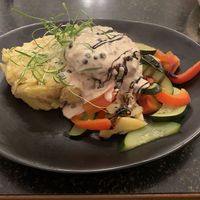 Pfeffersteak mit Gratin at Hiller in Hannover